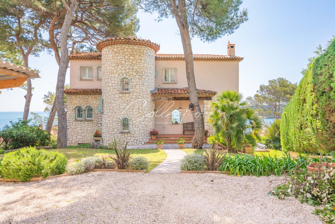 Villa in Vieille Ville, Antibes, France 3 - 17091646