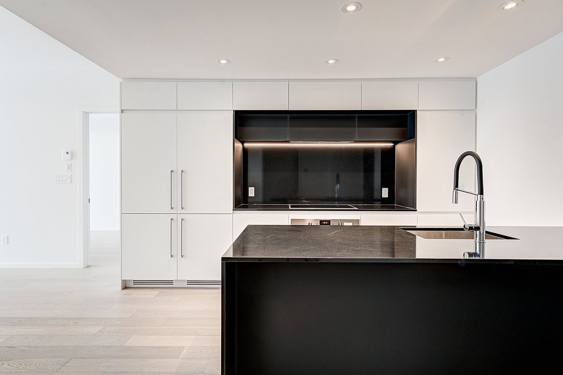 Condo in Montréal, Quebec, Canada 1 - 17094829