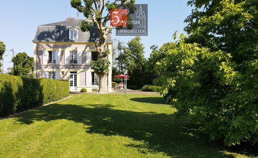 House in Chantilly, Hauts-de-France, France 1