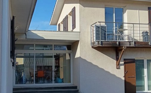 Maison à Bourg-Croix d'Hins, Cestas, France 1