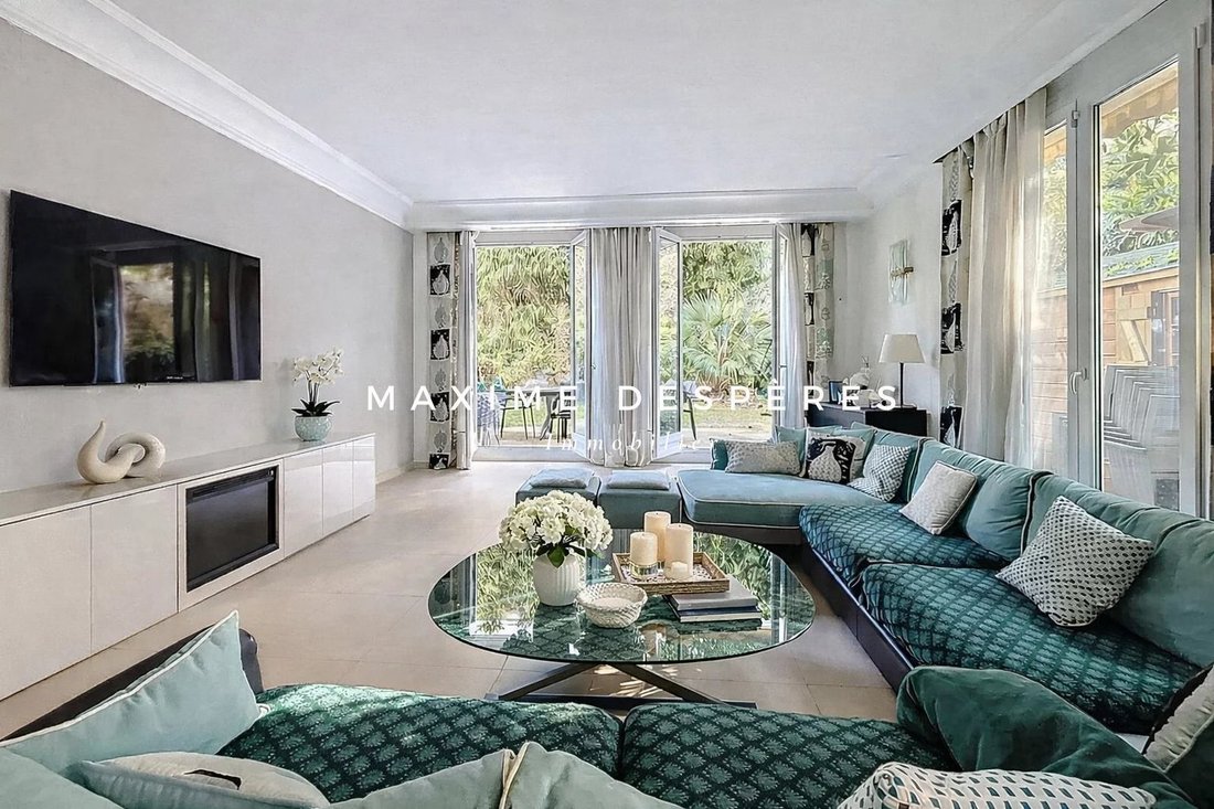 Apartment in Saint James-Général Koenig, Neuilly-sur-Seine, France 2 - 16990007