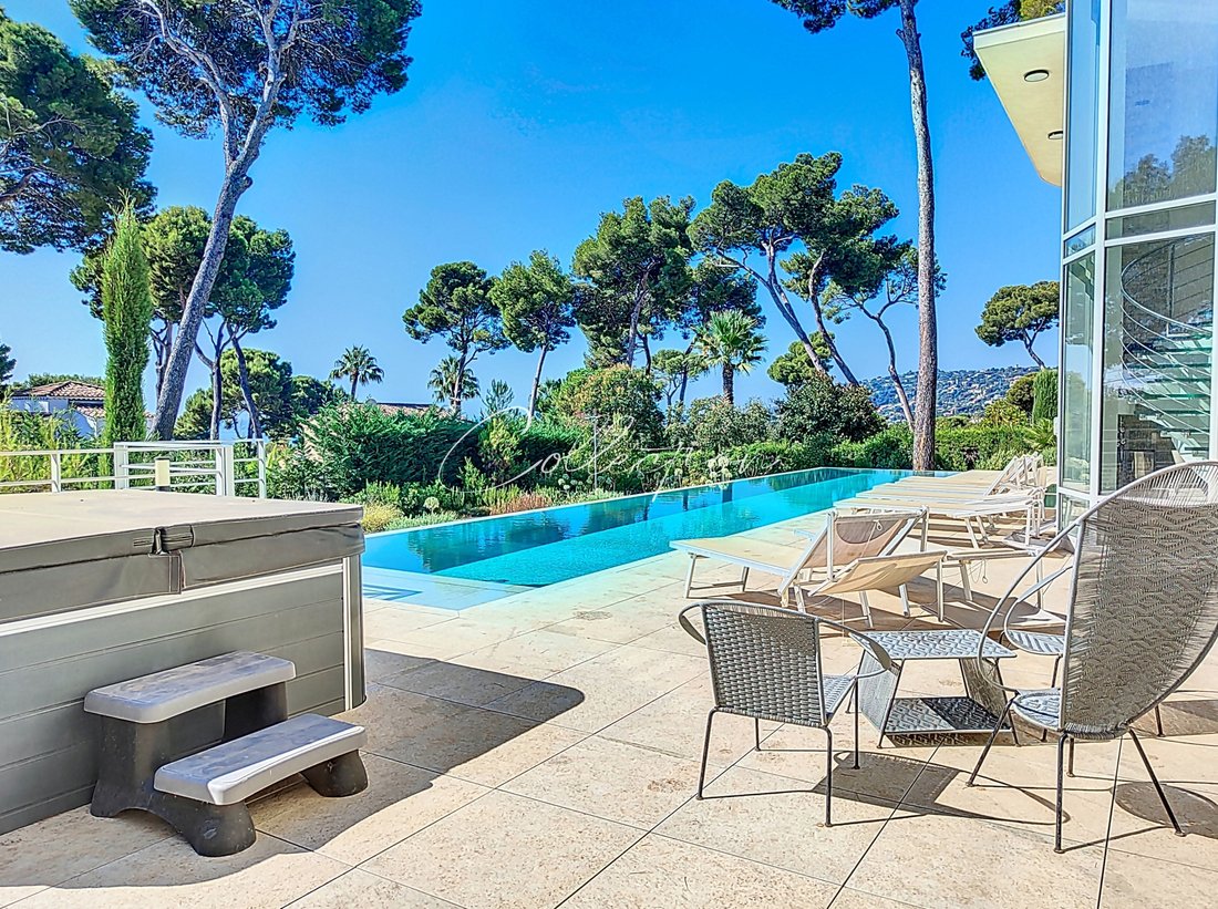 Villa in Antibes, Provence-Alpes-Côte d'Azur, France 1 - 17091685