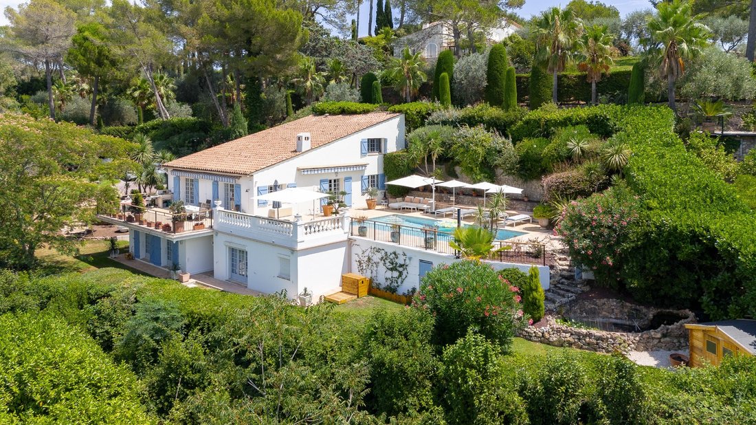 Casa en Mougins, Provenza-Alpes-Costa Azul, Francia 1 - 17091273
