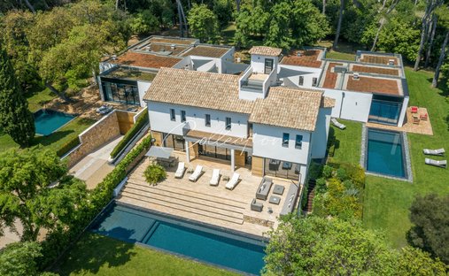 Villa in Les Cougoulins-Rastines, Antibes, France 1
