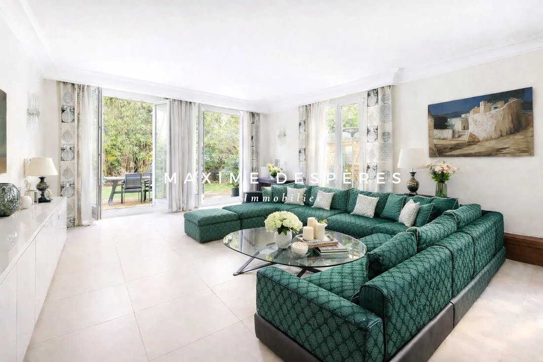 Apartment in Saint James-Général Koenig, Neuilly-sur-Seine, France 1 - 16990007