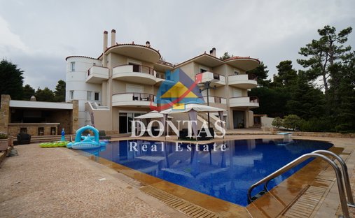 House in Oropos, Attica, Greece 1