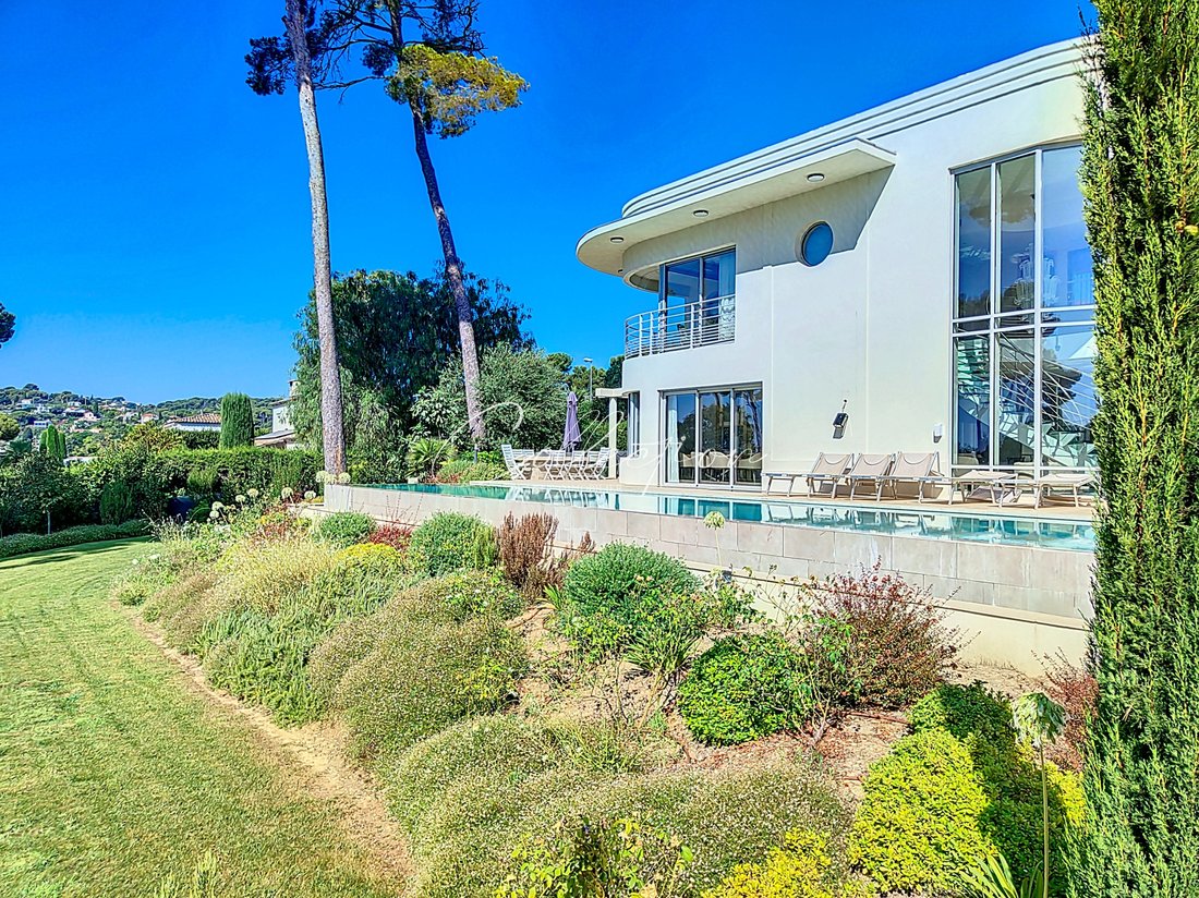 Villa in Antibes, Provence-Alpes-Côte d'Azur, France 2 - 17091685