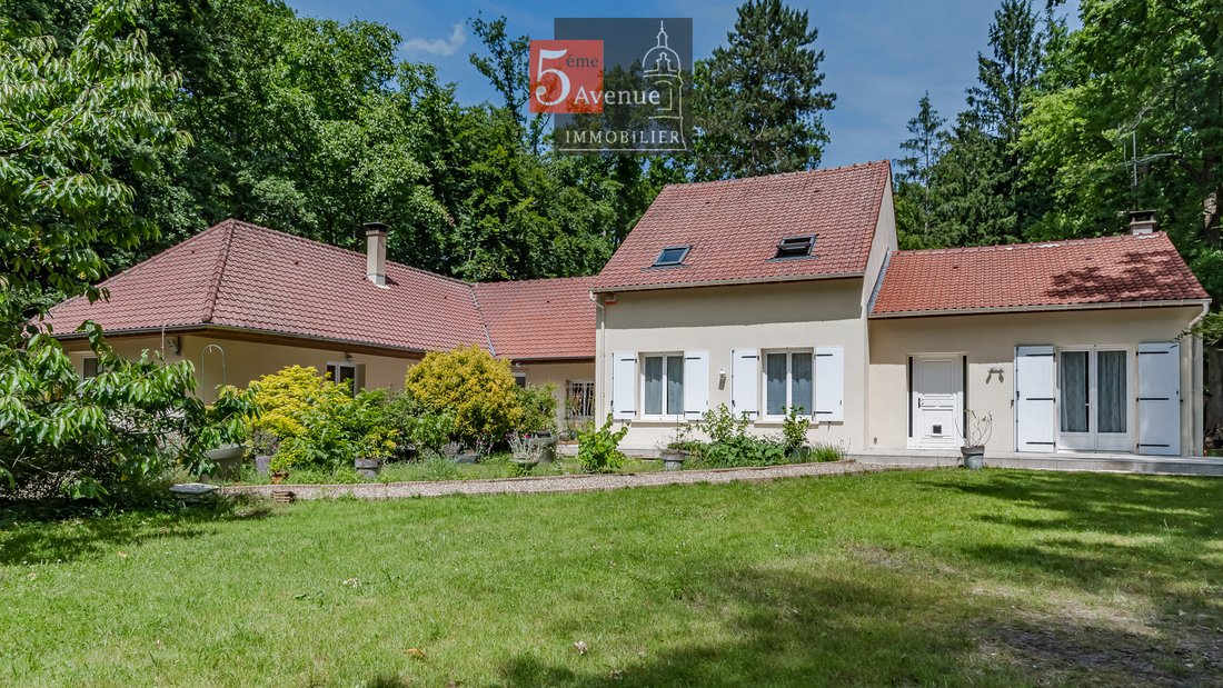 Haus in Ouest, Lamorlaye, Frankreich 1 - 17091757