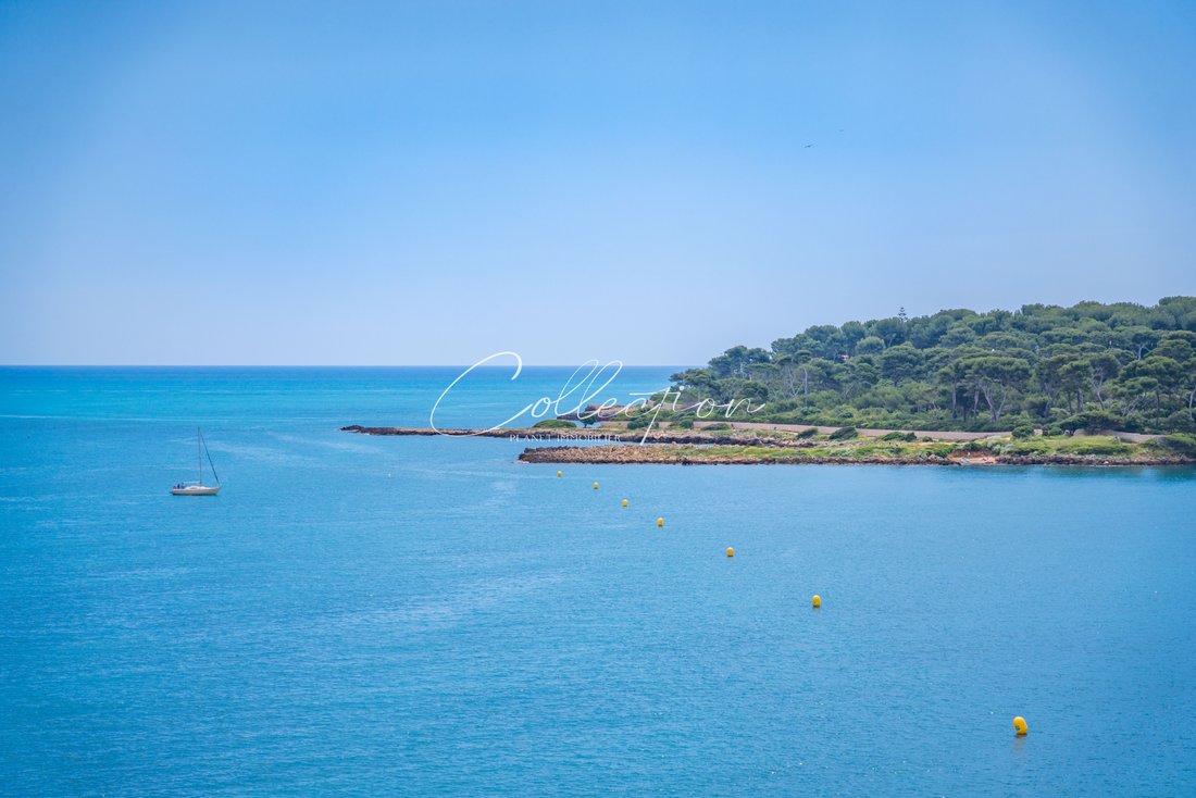 Villa in Vieille Ville, Antibes, France 1 - 17091646