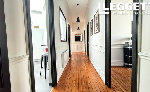 Apartment in Hôtel de Ville-Quinconce-Saint Seurin-Fondaudège, Bordeaux, France 1