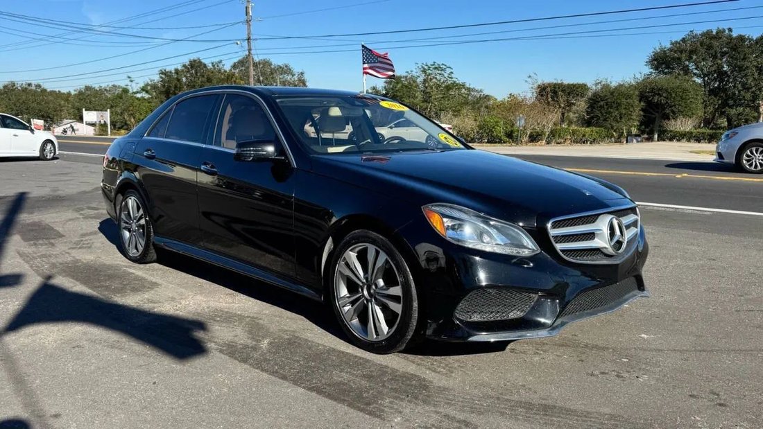 Sedan in HAINES CITY, FL, United States 4 - 17096005