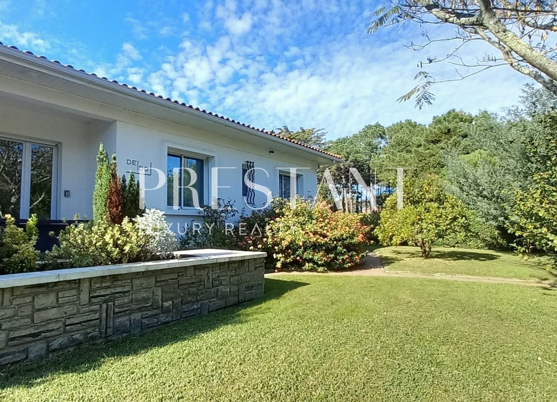 House in Anglet, Nouvelle-Aquitaine, France 3 - 13805736