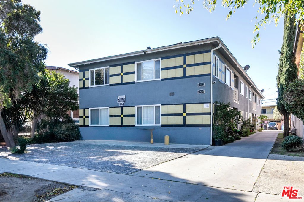 Los Angeles, California, United States 1 - 17094048