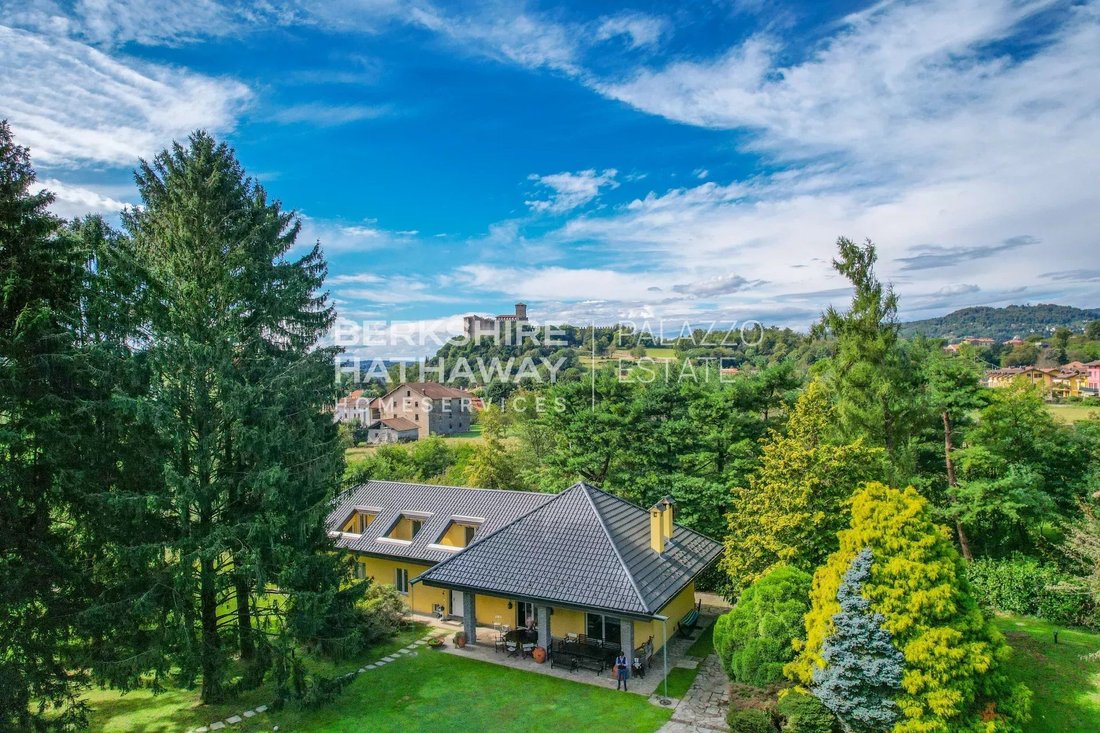 Villa in Angera, Lombardei, Italien 5 - 17094580