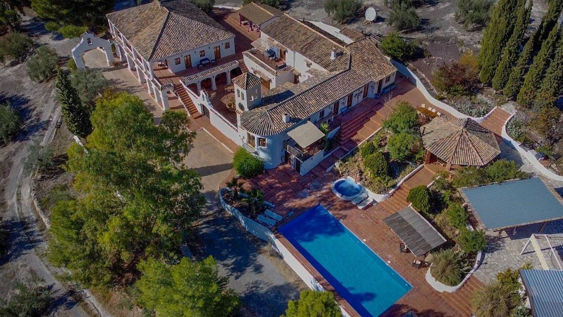 Villa in Alcaudete, Andalusia, Spain 1 - 17094591