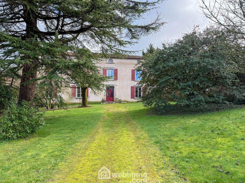 Villa in La Chataigneraie, Pays de la Loire, France 3 - 17095308