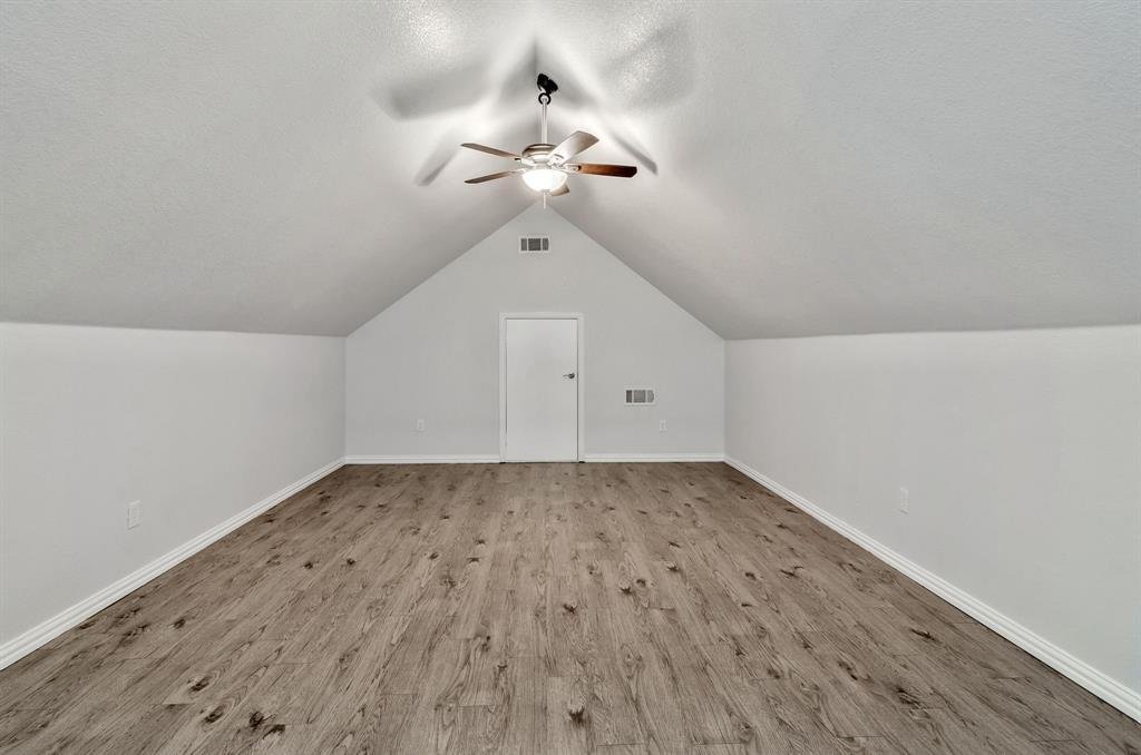 Azle, Texas, United States 5 - 17093872
