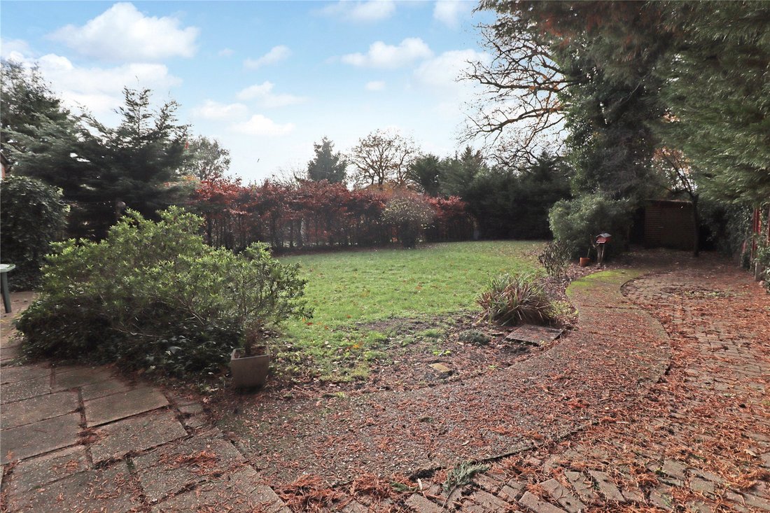 House in Mount Hermon, Woking, England 3 - 17093638