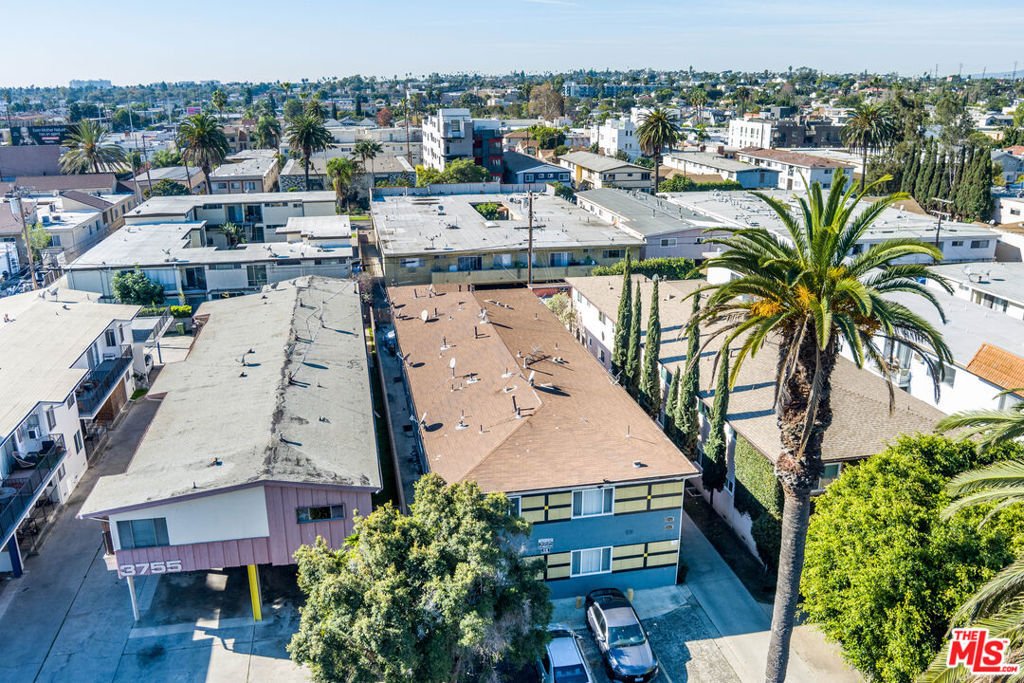 Los Angeles, California, United States 3 - 17094048
