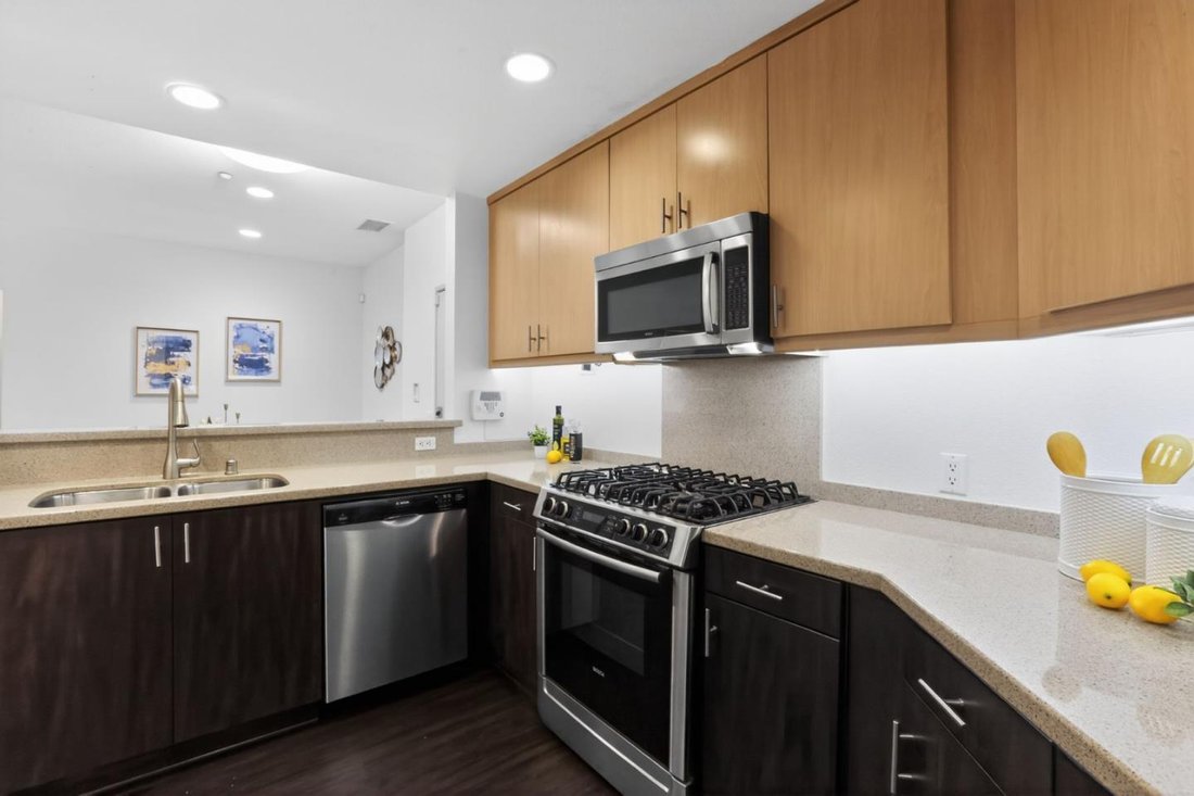 Condo in Cupertino, California, United States 5 - 17093455