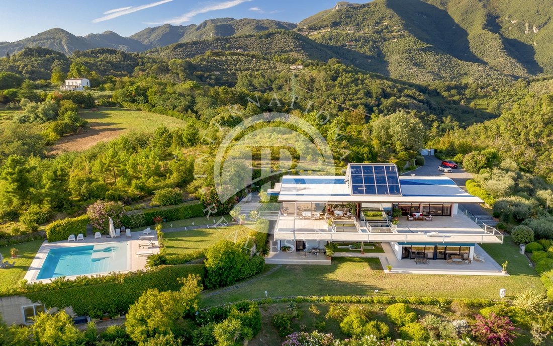 Villa in Camaiore, Tuscany, Italy 3 - 13479427