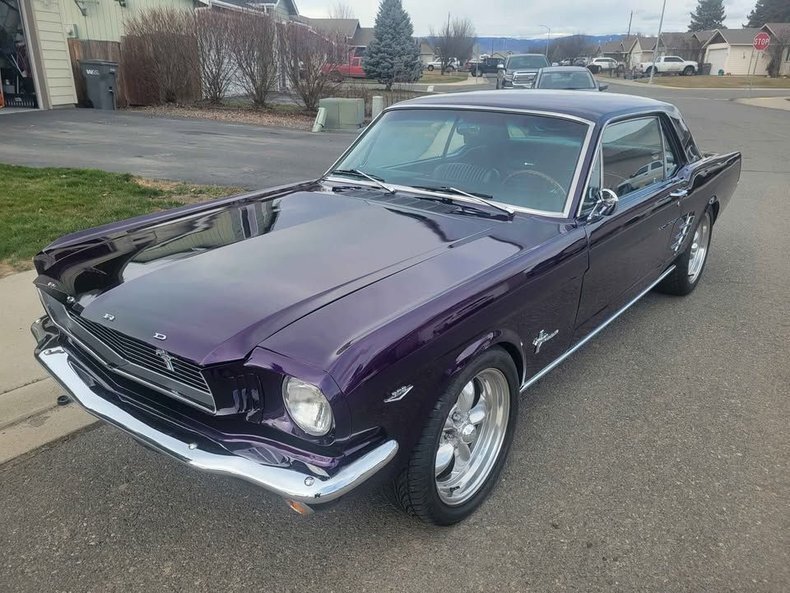 Coupe in Glendale, United States 1 - 17097219