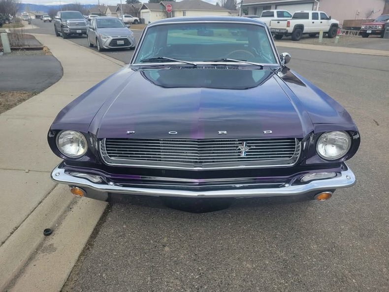 Coupe in Glendale, United States 2 - 17097219