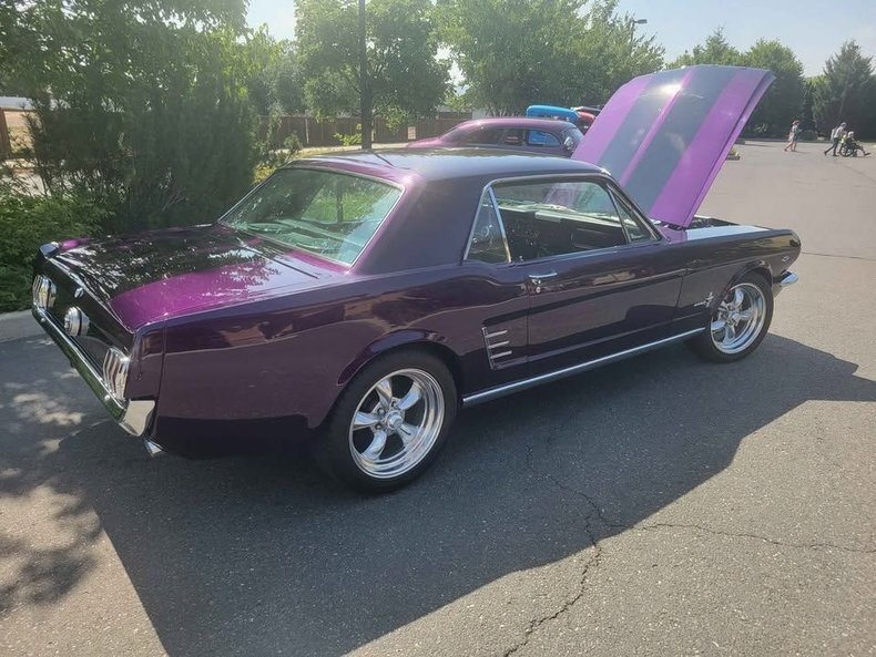Coupe in Glendale, United States 5 - 17097219