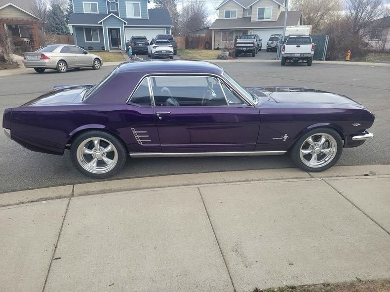Coupe in Glendale, United States 4 - 17097219