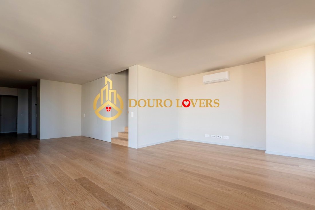Apartment in Santa Marinha e Sao Pedro da Afurada, Porto District, Portugal 4 - 17096799