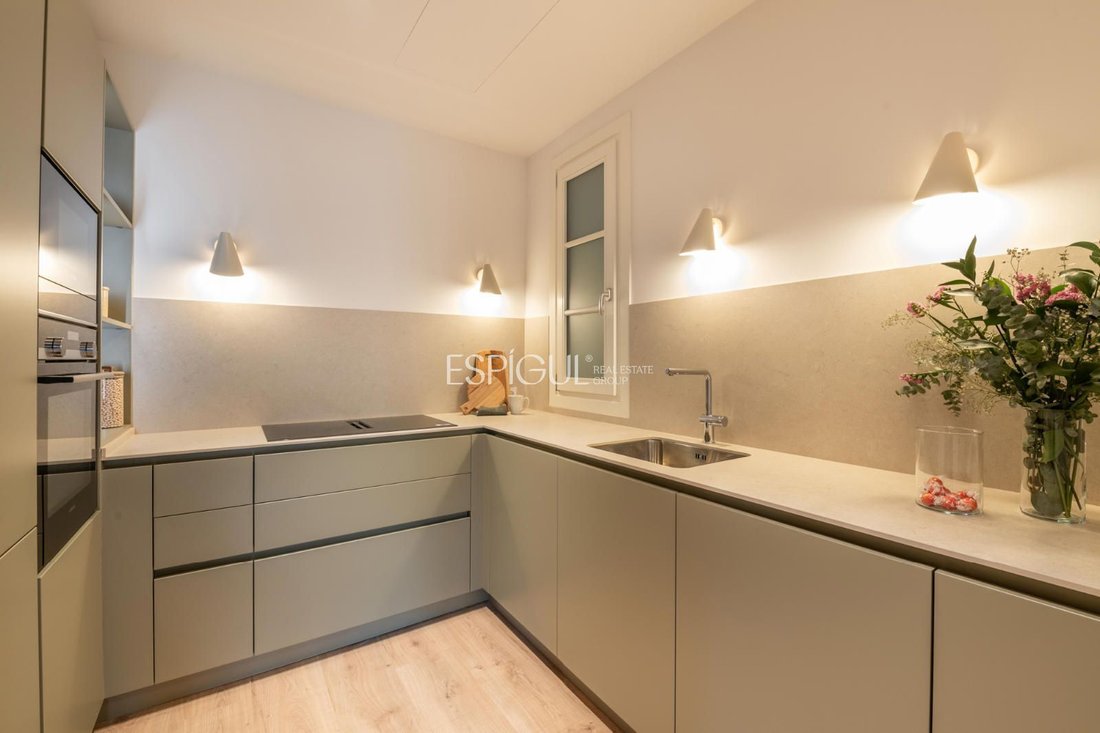 Wohnung in Eixample, Barcelona, Spanien 3 - 16970303