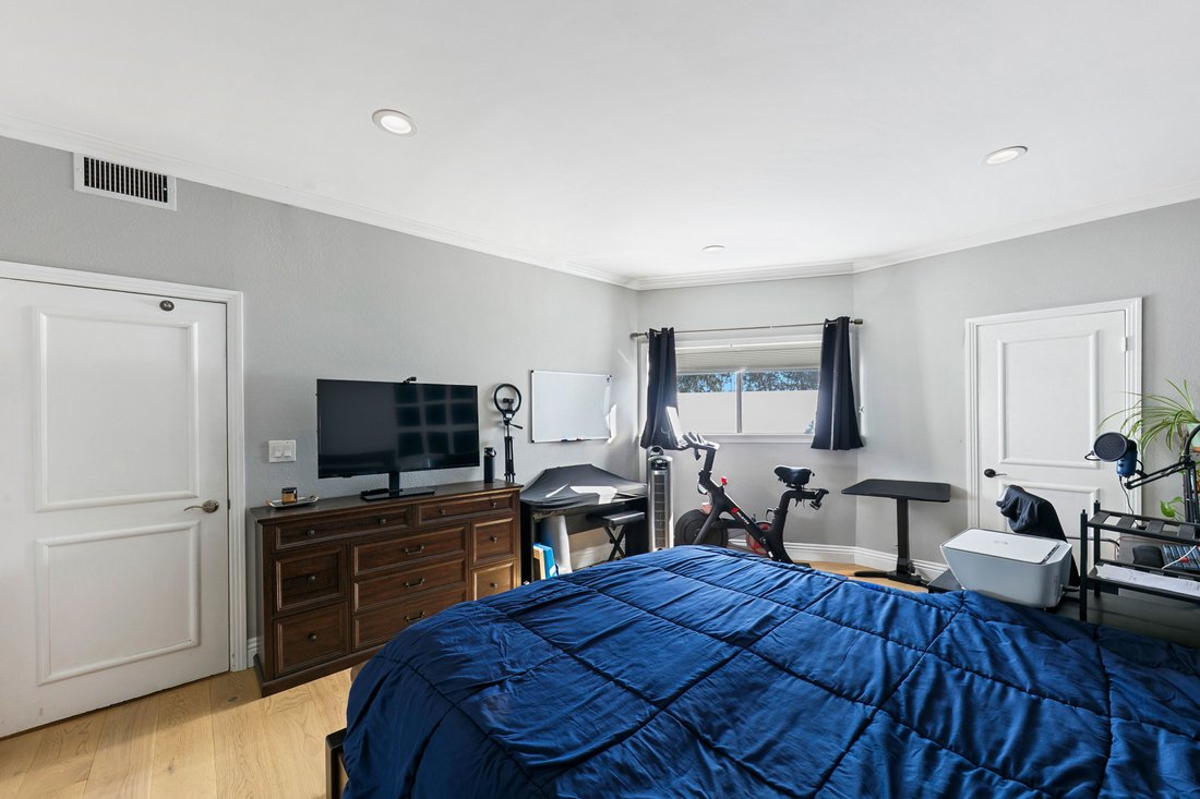 Condo in Los Angeles, California, United States 5 - 17097087