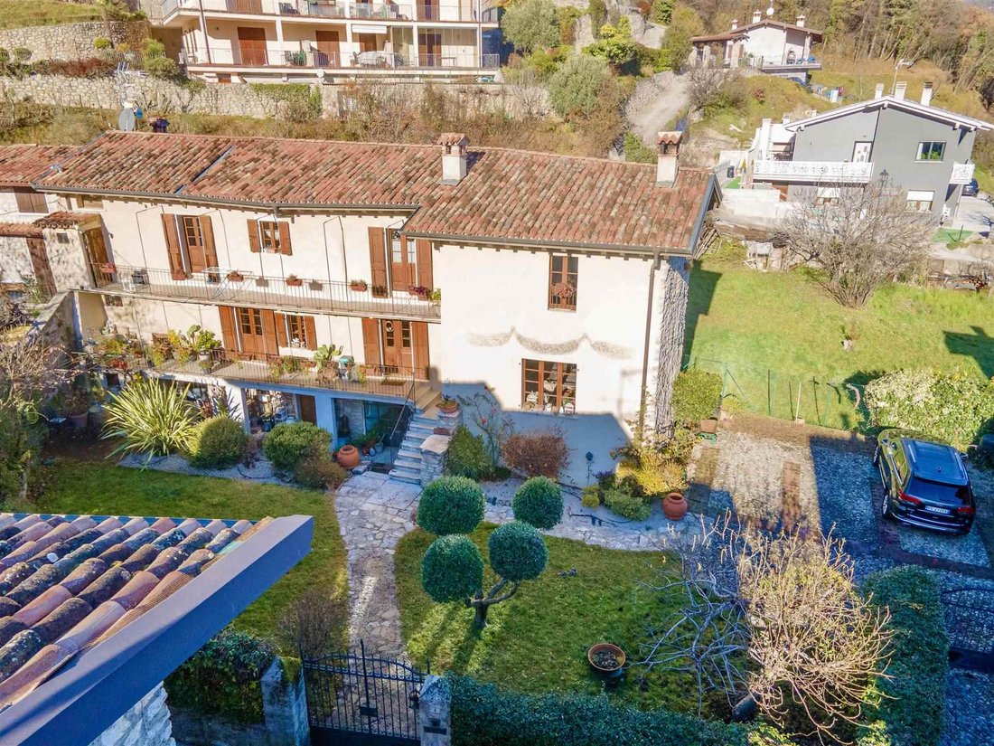 Villa en Tignale, Lombardía, Italia 2 - 16274236