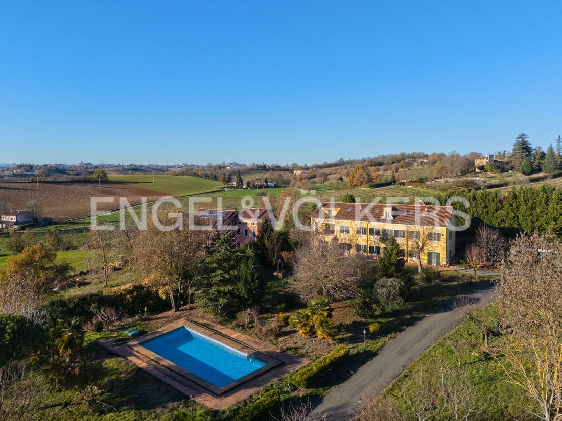 Villa in Garibaldi Square Zone, Alessandria, Italy 1 - 17098309