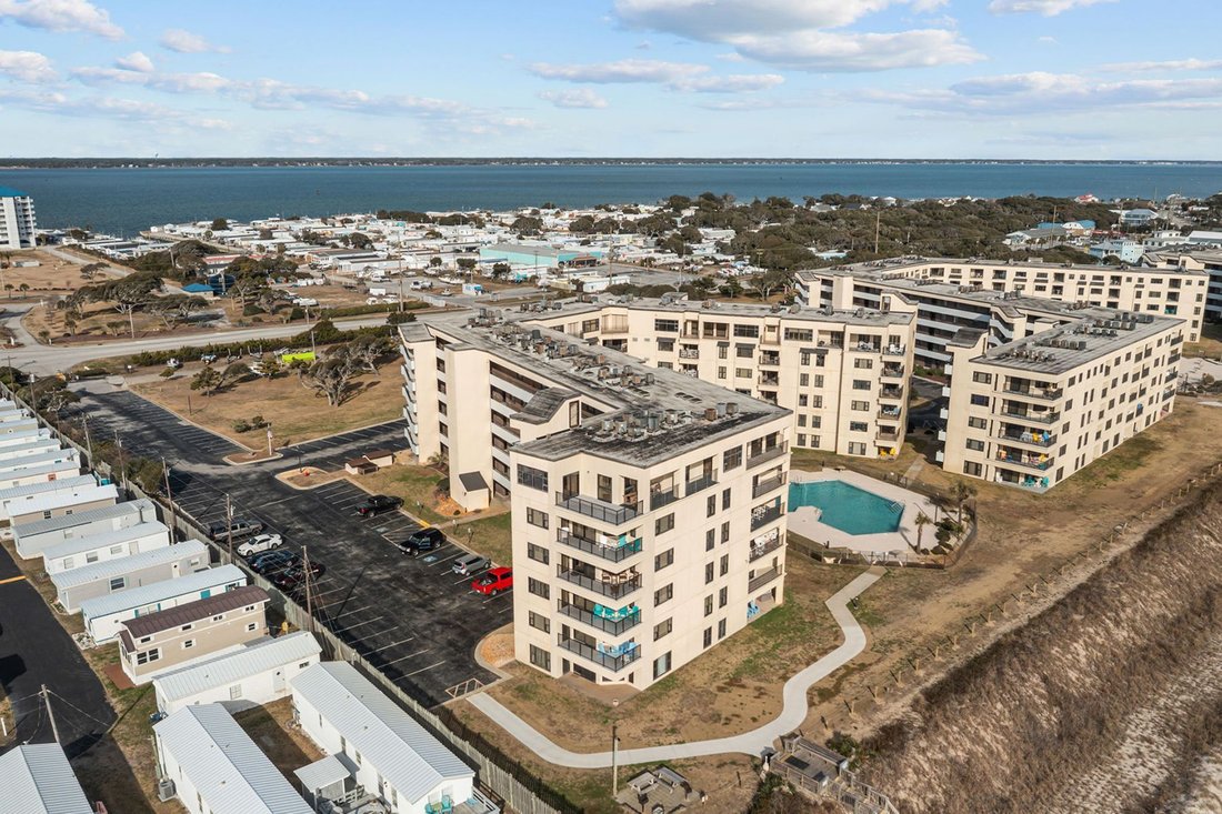 Condo in Pine Knoll Shores, North Carolina, United States 2 - 17098479