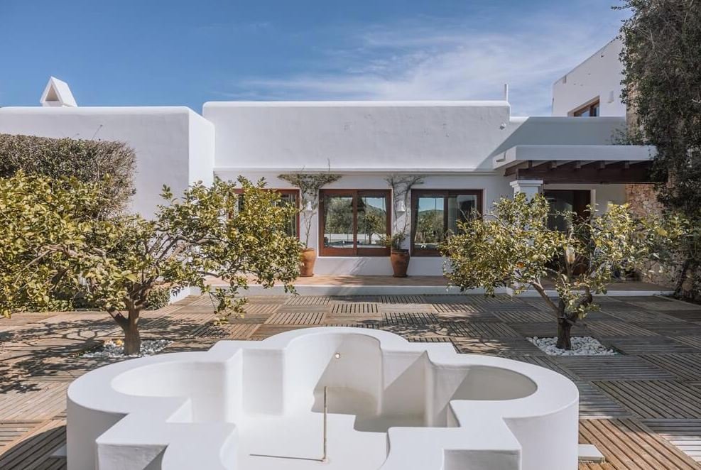 Villa in Santa Eulalia de Roncana, Catalonia, Spain 4 - 17126779