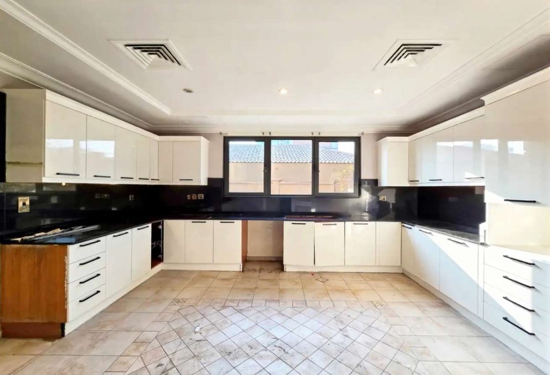 House in Palm Jumeirah, Dubai, United Arab Emirates 5 - 17132083