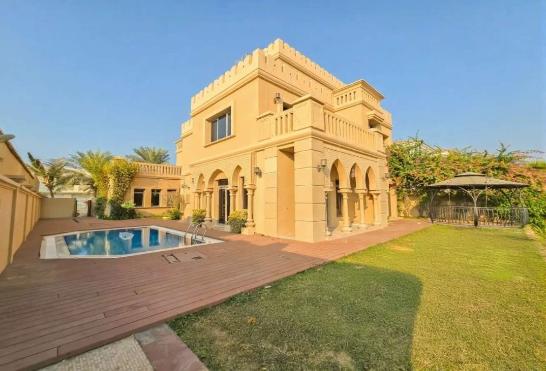 House in Palm Jumeirah, Dubai, United Arab Emirates 1 - 17132083