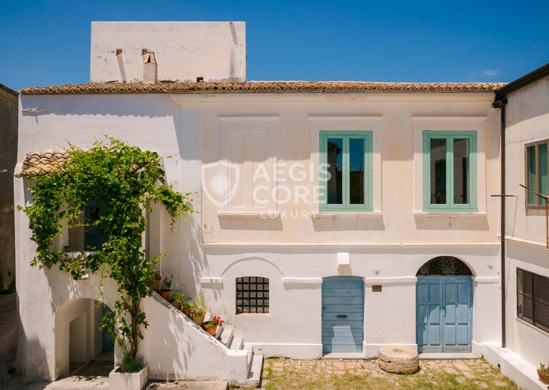 House in Strongoli, Calabria, Italy 1 - 17120530