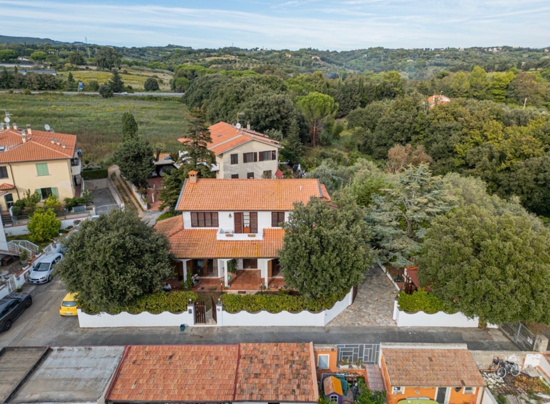 Villa in Serragrande, Rosignano Marittimo, Italy 1 - 17098611