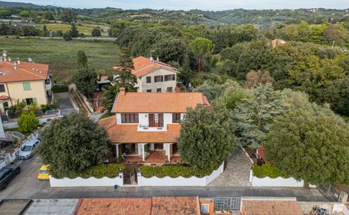 Villa in Serragrande, Rosignano Marittimo, Italy 1