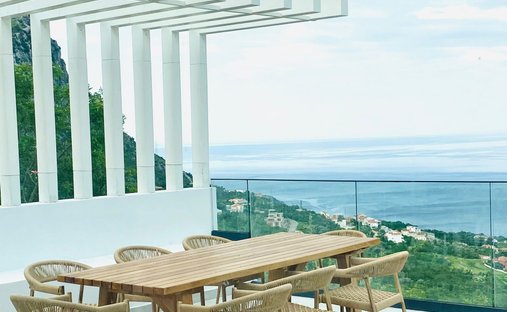 Villa in Blizikuće, Gemeinde Budva, Montenegro 1