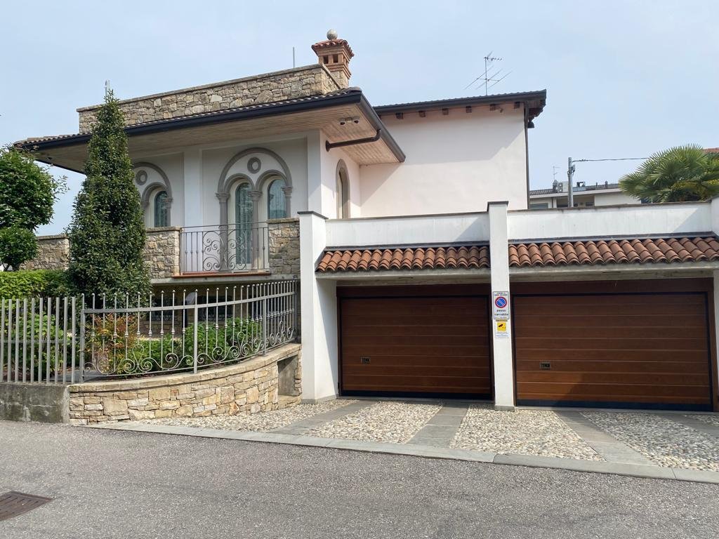 Villa in Ranica, Lombardy, Italy 3 - 17130431