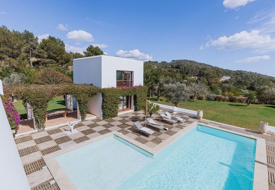 Villa in Santa Eulalia de Roncana, Catalonia, Spain 3 - 17126779