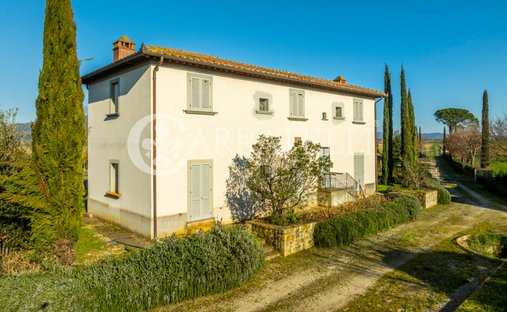 Country House in Fratta-Santa Caterina, Cortona, Tuscany 1