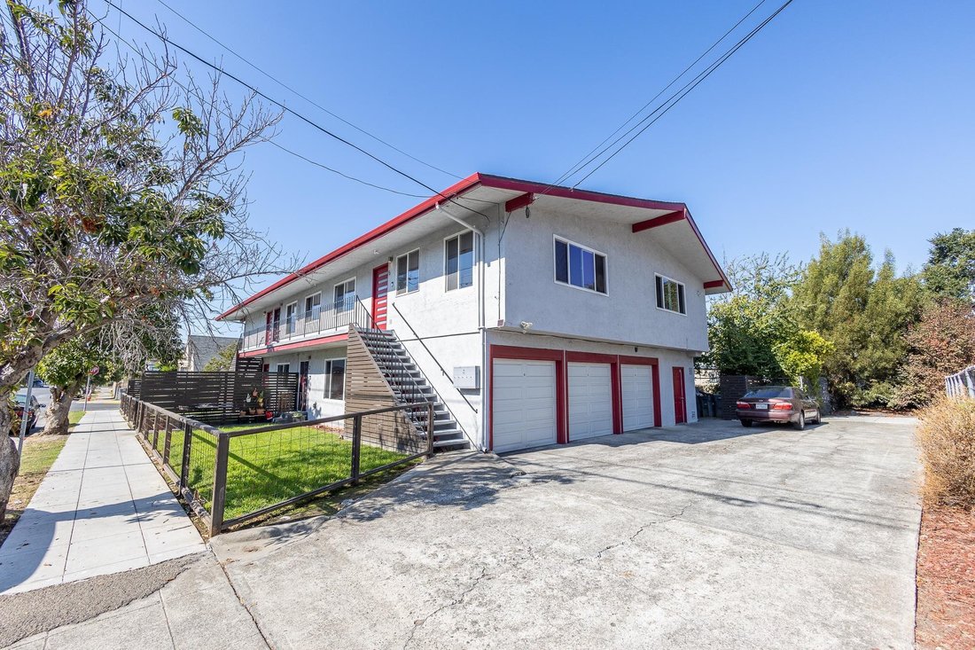 Oakland, California, United States 1 - 17102066