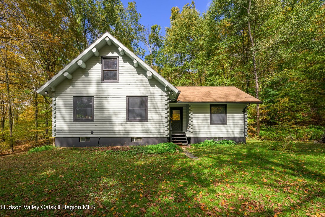 House in Austerlitz, New York, United States 1 - 17101828