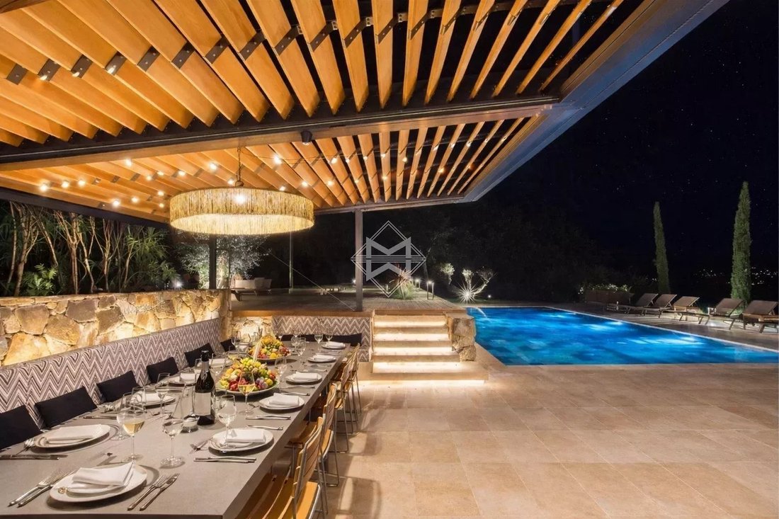 Villa in Le Plan-de-la-Tour, Provence-Alpes-Côte d'Azur, France 4 - 17090312