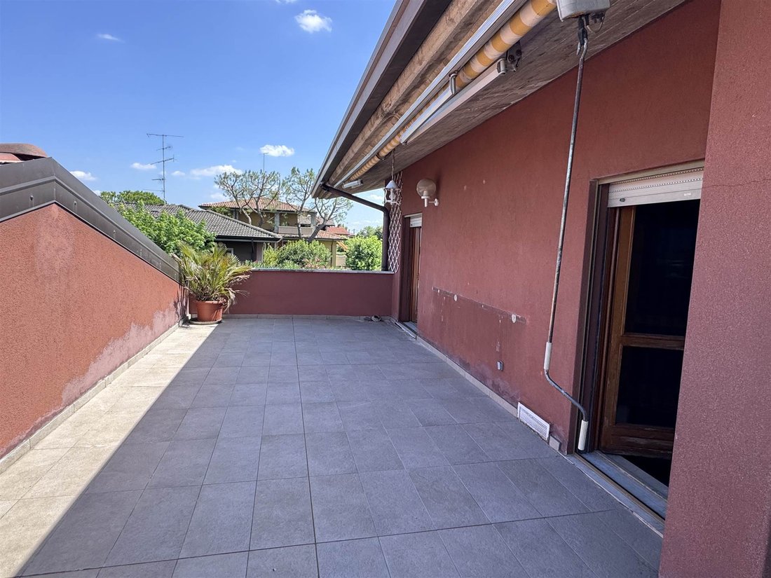 Apartment in Desenzano Centro, Desenzano del Garda, Lombardy 3 - 17104357