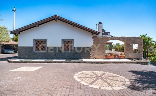 Villa in San Giovanni La Punta, Sicily, Italy 1